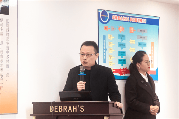 陳紅兵先生(國(guó)內(nèi)銷(xiāo)售事業(yè)部總監(jiān)) 陳紅兵先生(國(guó)內(nèi)銷(xiāo)售事業(yè)部總監(jiān))