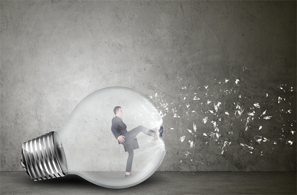 戰(zhàn)略咨詢：如何應(yīng)對新基建帶來的機(jī)遇？