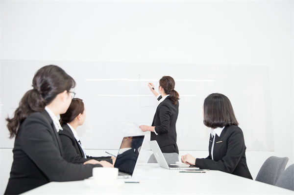 「精益生產(chǎn)咨詢(xún)」如何提高員工滿(mǎn)意度和生產(chǎn)力？