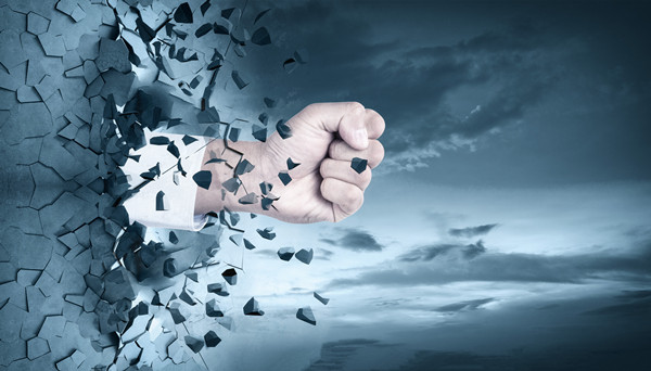 幫助企業(yè)應(yīng)對變革挑戰(zhàn)，實現(xiàn)組織轉(zhuǎn)型與優(yōu)化