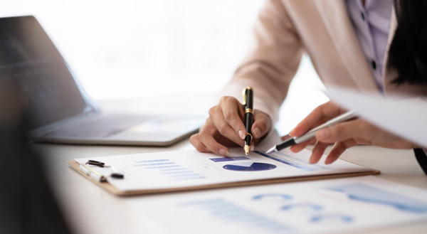 如何通過市場調(diào)研和預(yù)測制定科學(xué)的年度經(jīng)營計(jì)劃？