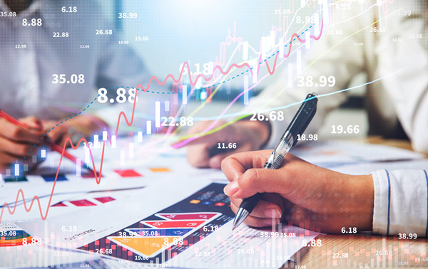 在快速變化的市場(chǎng)環(huán)境中，如何調(diào)整薪酬策略？