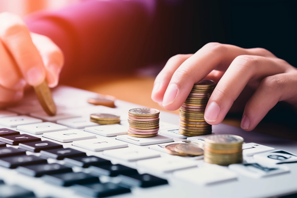 跨行業(yè)薪酬對(duì)比分析：掌握行情，引領(lǐng)企業(yè)薪酬戰(zhàn)略