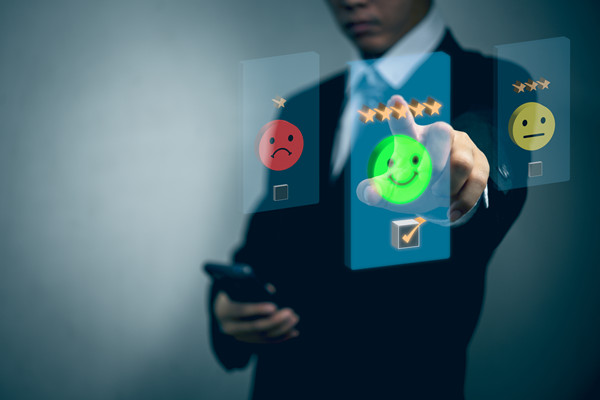 及時(shí)調(diào)整：根據(jù)反饋和評(píng)估，及時(shí)優(yōu)化戰(zhàn)略