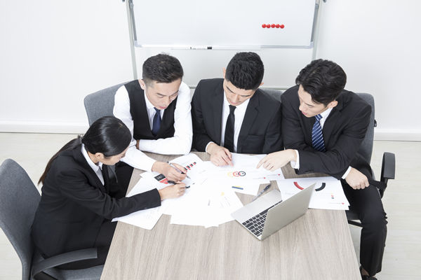 組織咨詢：協(xié)助企業(yè)制定組織發(fā)展戰(zhàn)略，推動組織成長