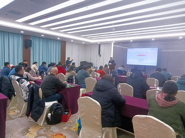 無錫市社區(qū)商會——勤新商會攜手正睿咨詢集團為企業(yè)家賦能充電！