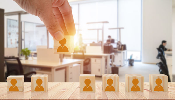 年度人才發(fā)展計(jì)劃：以人為本，共建共享