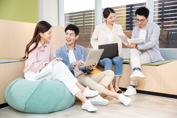 員工培訓(xùn)與發(fā)展：提升技能，實(shí)現(xiàn)卓越績效