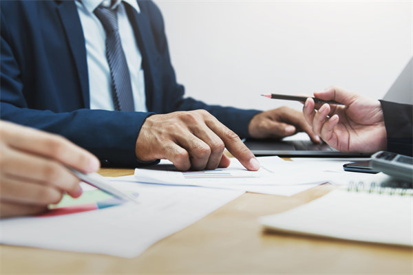 精準(zhǔn)定位集團(tuán)戰(zhàn)略，強(qiáng)化管控力度，鑄就長(zhǎng)青基石