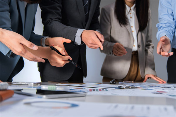 強化集團管控執(zhí)行力:確保戰(zhàn)略目標與業(yè)務(wù)計劃的實現(xiàn) 強化集團管控執(zhí)行力:確保戰(zhàn)略目標與業(yè)務(wù)計劃的實現(xiàn)