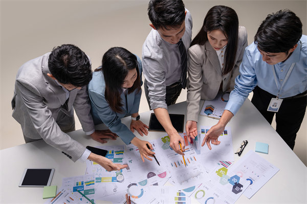 制定精準經(jīng)營計劃，引領(lǐng)企業(yè)穩(wěn)健發(fā)展，實現(xiàn)長遠目標