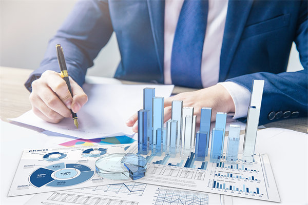 制定精準經(jīng)營計劃，引領(lǐng)企業(yè)穩(wěn)健發(fā)展，實現(xiàn)長遠目標