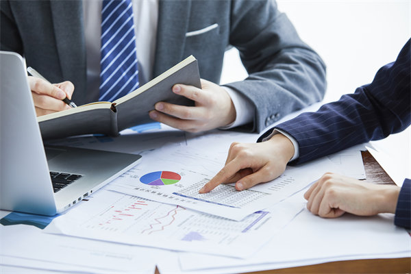 培養(yǎng)戰(zhàn)略領(lǐng)導(dǎo)力，推動企業(yè)戰(zhàn)略轉(zhuǎn)型和升級