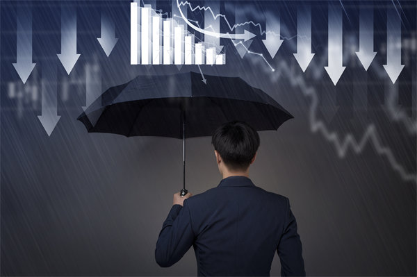 強(qiáng)化集團(tuán)風(fēng)險防控，確保穩(wěn)健運(yùn)營，守護(hù)企業(yè)安全