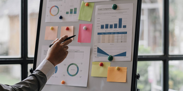 深化集團(tuán)管控機(jī)制改革，推動(dòng)可持續(xù)發(fā)展戰(zhàn)略實(shí)施