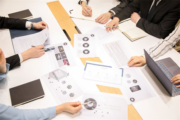 市場(chǎng)調(diào)研：深入了解市場(chǎng)，制定有效營銷策略