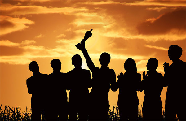 深化創(chuàng)新驅(qū)動(dòng)，落實(shí)年度經(jīng)營(yíng)計(jì)劃，推動(dòng)企業(yè)跨越發(fā)展