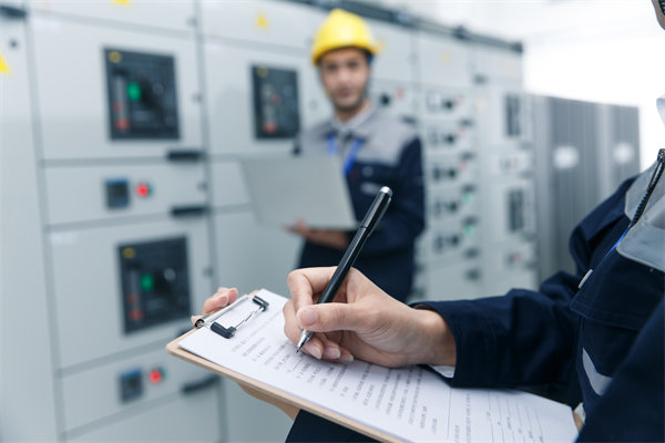 設(shè)備維護(hù)與保養(yǎng):確保制造業(yè)設(shè)備長(zhǎng)期穩(wěn)定運(yùn)行的關(guān)鍵 設(shè)備維護(hù)與保養(yǎng):確保制造業(yè)設(shè)備長(zhǎng)期穩(wěn)定運(yùn)行的關(guān)鍵