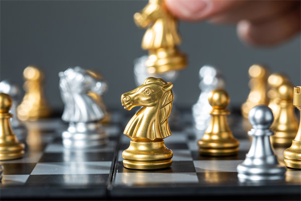 結合實際，談談企業(yè)在戰(zhàn)略薪酬設計時要注意哪些問題？