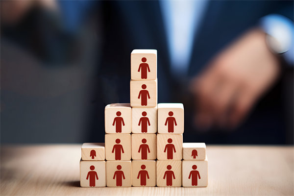 企業(yè)的發(fā)展戰(zhàn)略不僅僅是老板一個(gè)人的問(wèn)題，還有誰(shuí)？