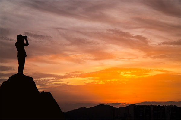 市場變化下，組織規(guī)劃如何快速響應(yīng)與調(diào)整來適應(yīng)？