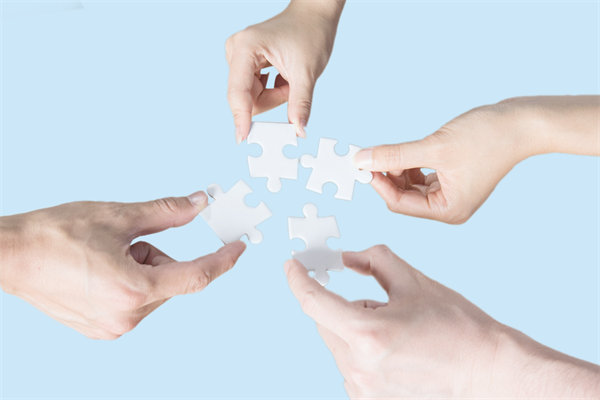 年度經(jīng)營策略調(diào)整：如何根據(jù)市場(chǎng)趨勢(shì)靈活應(yīng)變？