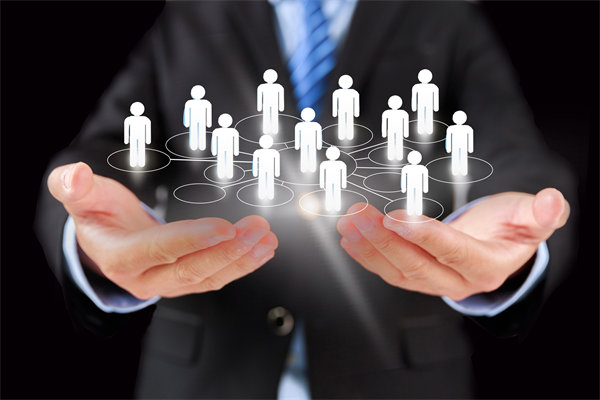 面對(duì)行業(yè)變革，企業(yè)如何重構(gòu)組織以適應(yīng)新市場(chǎng)環(huán)境？