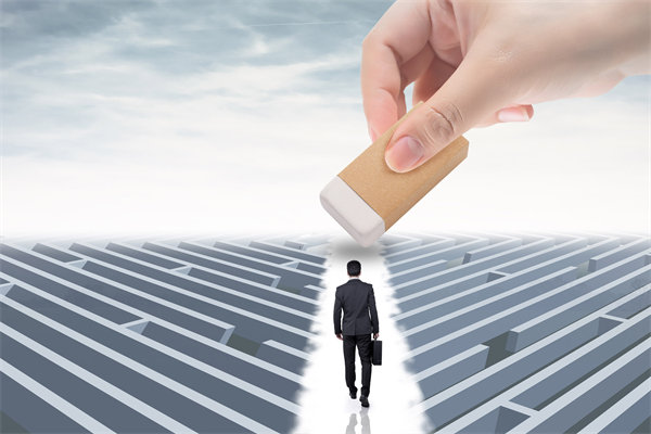 面對(duì)行業(yè)變革，企業(yè)如何重構(gòu)組織以適應(yīng)新市場(chǎng)環(huán)境？