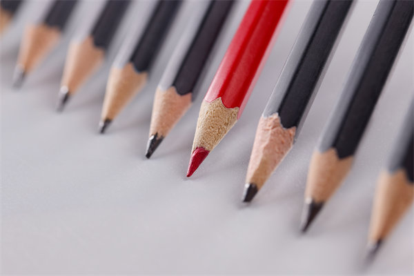 如何精準(zhǔn)定位市場(chǎng)，提升品牌差異化競(jìng)爭(zhēng)力？