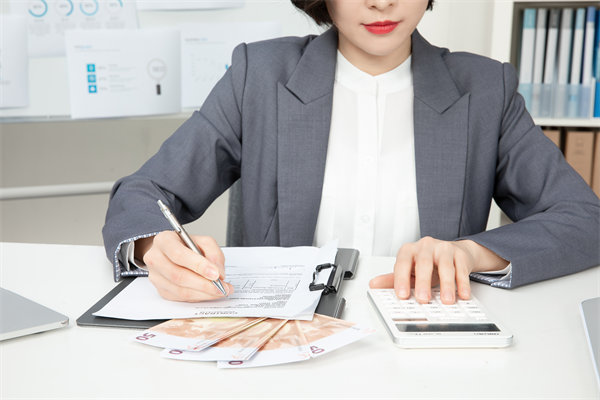 薪酬透明度：公開薪資信息對(duì)企業(yè)和員工有何利弊？