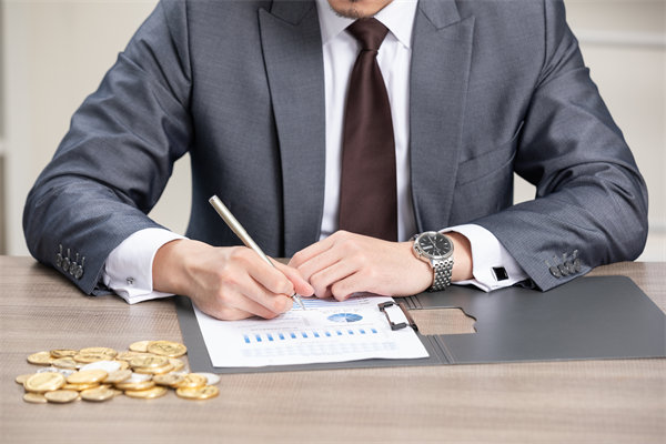 集團(tuán)財(cái)務(wù)集中管理，如何確保資金高效運(yùn)作？