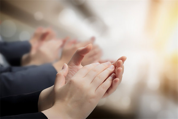 集團(tuán)人才戰(zhàn)略：如何促進(jìn)內(nèi)部流動(dòng)與外部吸引？