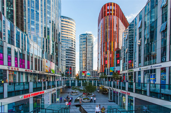 面對(duì)全球化挑戰(zhàn)，企業(yè)國(guó)際化戰(zhàn)略應(yīng)如何布局與調(diào)整？