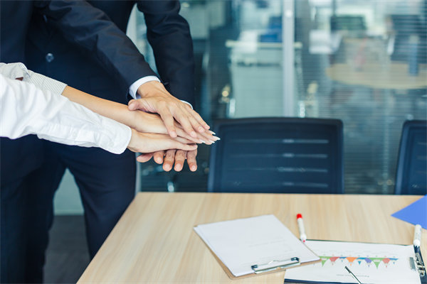 領(lǐng)導(dǎo)力培養(yǎng)體系如何構(gòu)建，為組織未來(lái)儲(chǔ)備關(guān)鍵人才？