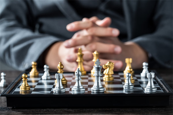 靈活調(diào)整企業(yè)戰(zhàn)略，應(yīng)對(duì)市場(chǎng)變化實(shí)現(xiàn)穩(wěn)健發(fā)展