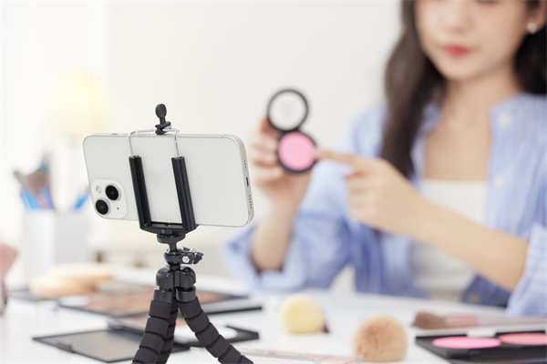 社交媒體營銷中，情感共鳴如何轉(zhuǎn)化為銷售力？