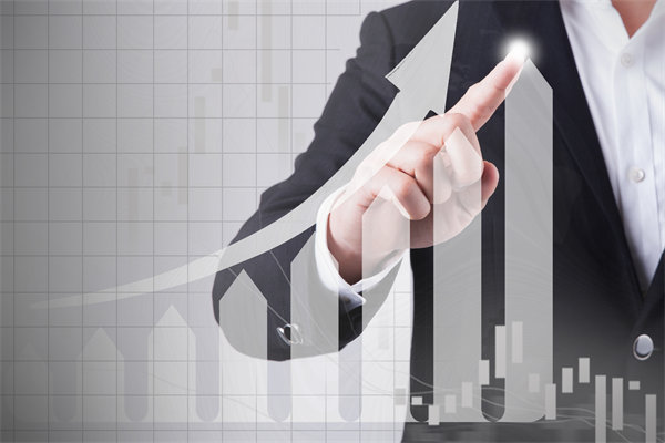 如何平衡長期戰(zhàn)略規(guī)劃與短期預(yù)算目標(biāo)的矛盾與沖突？