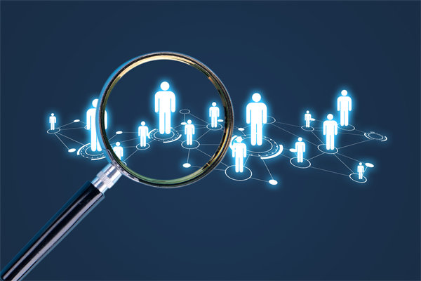 如何平衡長期戰(zhàn)略規(guī)劃與短期預算目標的矛盾與沖突？