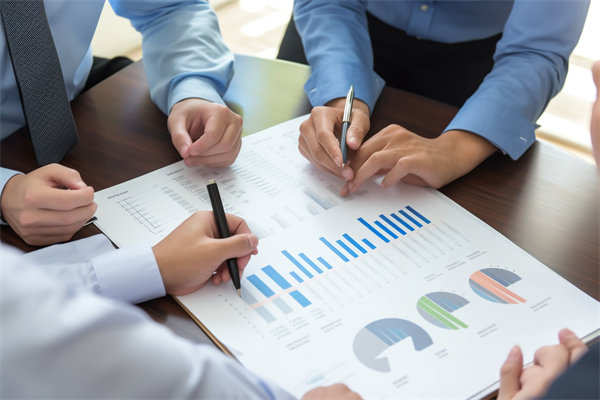 企業(yè)戰(zhàn)略如何與長期發(fā)展目標(biāo)保持一致性？