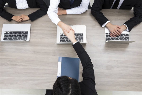 如何有效招聘并留住頂尖人才，提升團(tuán)隊競爭力？