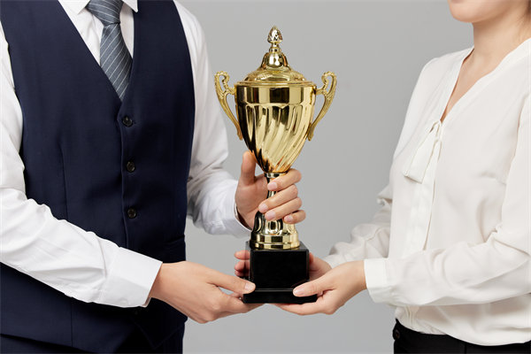 如何有效招聘并留住頂尖人才，提升團(tuán)隊(duì)競(jìng)爭(zhēng)力？