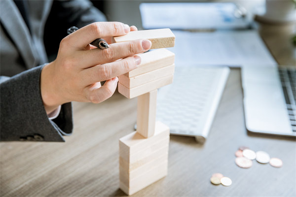 集團管控如何平衡創(chuàng)新與穩(wěn)定，推動可持續(xù)發(fā)展？