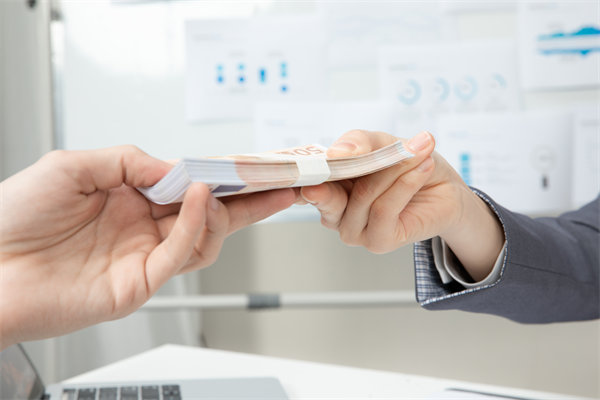 如何設(shè)計高效能薪酬體系以激發(fā)員工最大潛能？