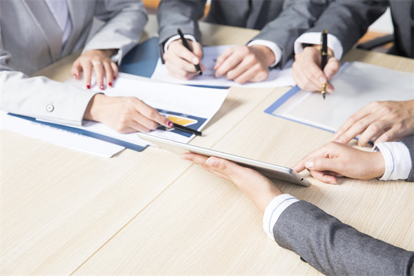 企業(yè)戰(zhàn)略與文化建設(shè)相結(jié)合，打造獨(dú)具特色的發(fā)展模式