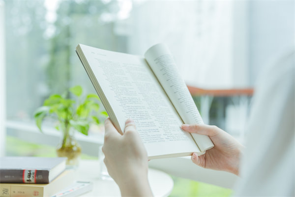 如何平衡個(gè)人績(jī)效與團(tuán)隊(duì)協(xié)作，構(gòu)建共贏績(jī)效文化？