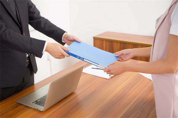 招聘新趨勢(shì)：企業(yè)如何精準(zhǔn)定位并吸引頂尖人才？