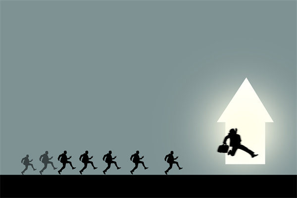 如何確保年度經(jīng)營計劃既具挑戰(zhàn)性又切實可行？