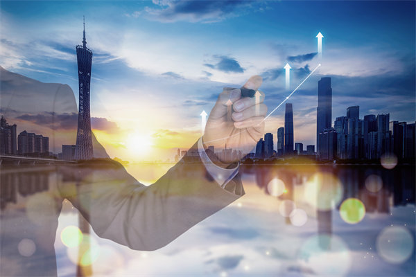 在薪酬體系設(shè)計時，應(yīng)如何考慮行業(yè)標準和市場變化？