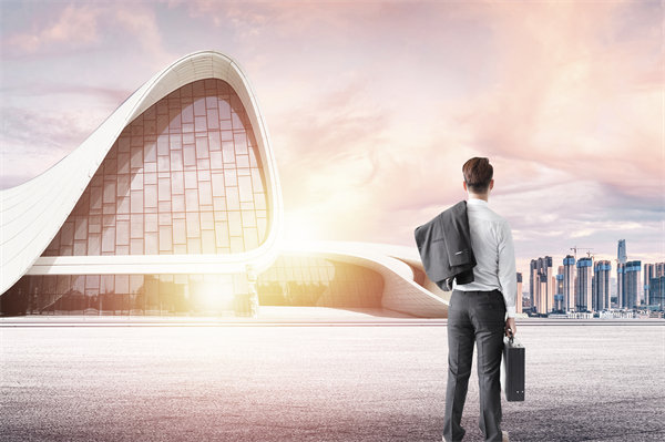 面對人才流失問題，企業(yè)應(yīng)如何改進(jìn)人力資源策略？