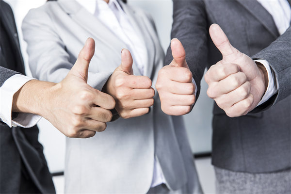 如何平衡員工個(gè)人績(jī)效與企業(yè)整體目標(biāo)，實(shí)現(xiàn)雙贏？